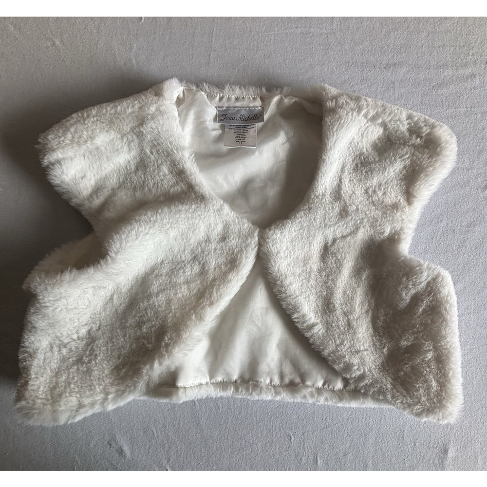 Tona Michelle Girls White Faux Fur Vest Size Small Soft Lined Elegant